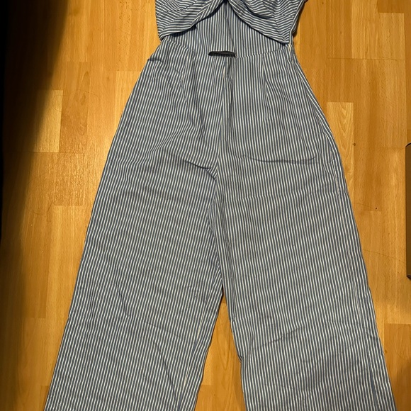 Blue striped romper from Airspace ( Taiwanese brand) - Picture 2 of 2